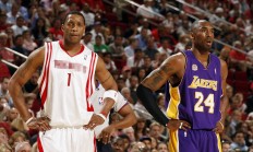 开云APP-北京队轻取深圳队，德罗赞统治全场，一场个人英雄主义的完美演绎