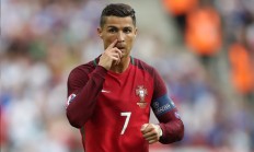 开云体育在线-骑士制霸雄鹿背后，爱德华兹如何从新星蜕变为关键先生