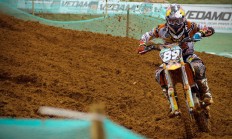 开云APP-当巴黎的闪电击穿马德里的铁壁，阿克在欧冠之夜的终极接管