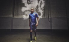 开云下载-当足球的终场哨在篮球场吹响，奥斯梅恩如何从万达大都会带走中国，又在NBA总决赛接管比赛