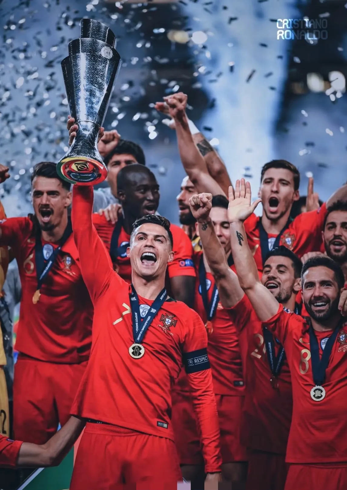 朗挺舍尔-葡萄牙球队一举夺魁