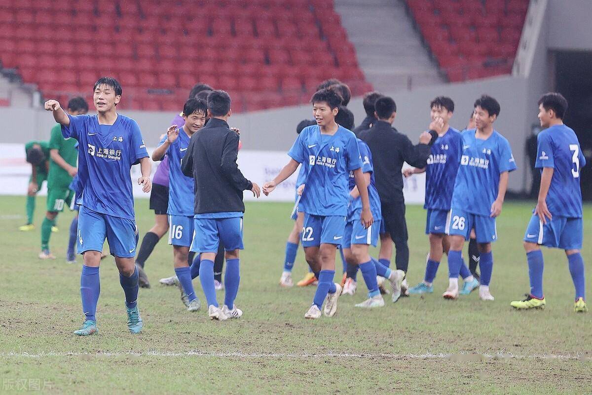 包含球员携一线团队取得胜利，众人点赞的词条