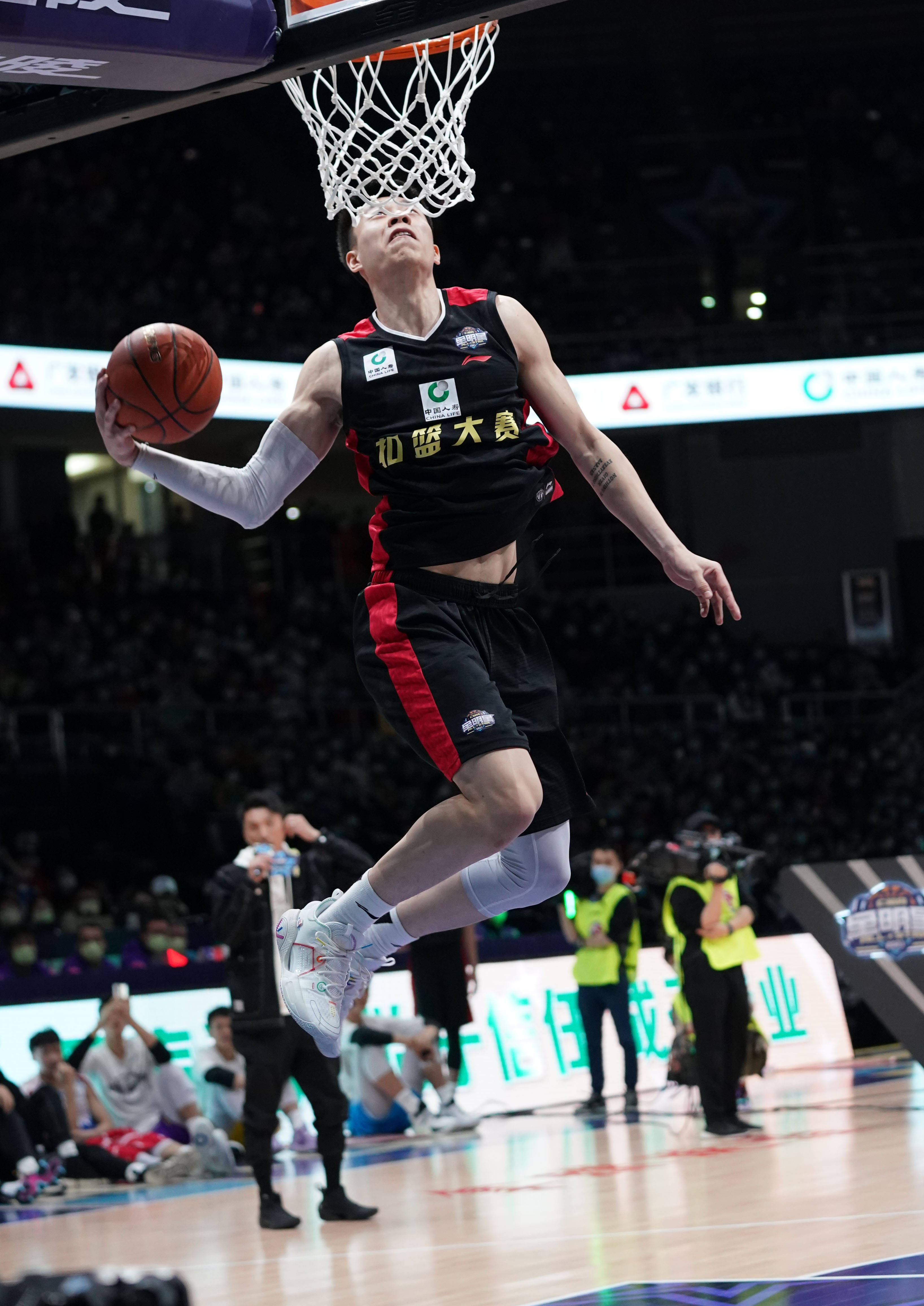 非洲篮球大赛中球员实力展现超乎想象