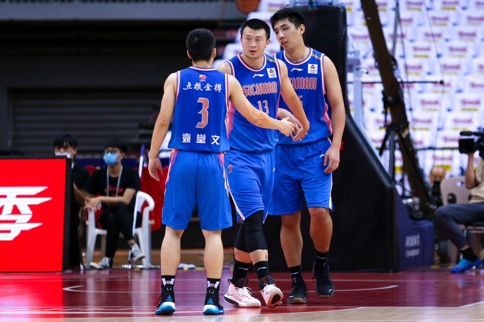 关于深圳佳兆业队以一场胜利拉开了新赛季的帷幕的信息