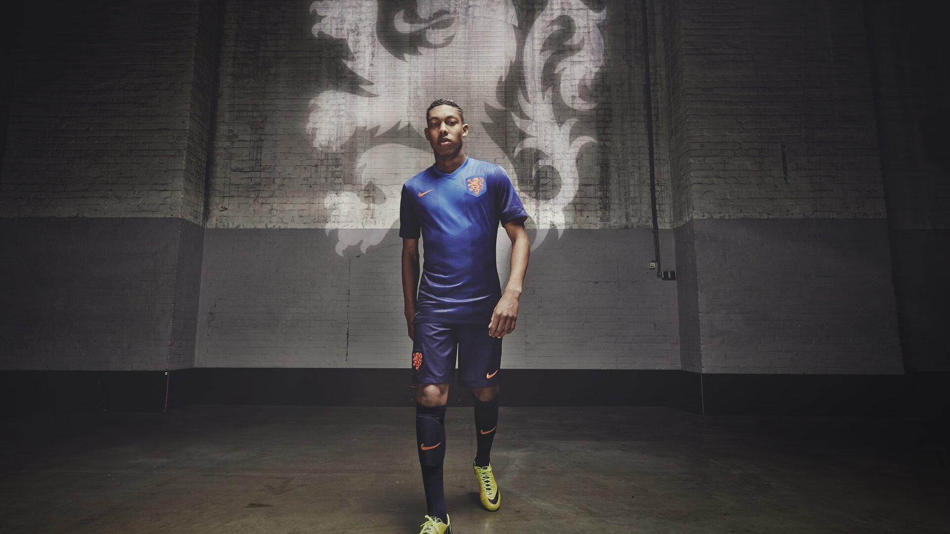 当足球的终场哨在篮球场吹响，奥斯梅恩如何从万达大都会带走中国，又在NBA总决赛接管比赛